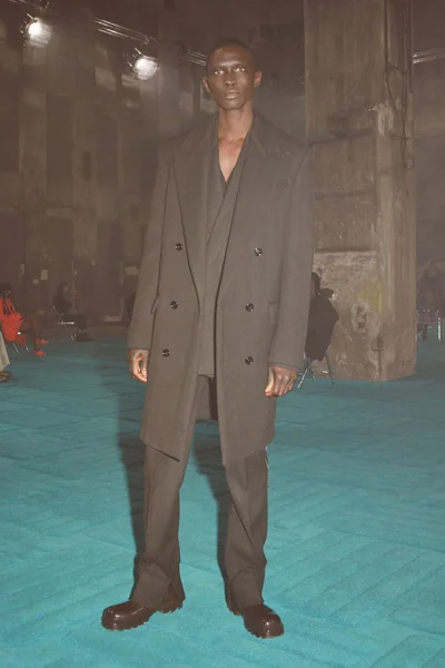 Look 27